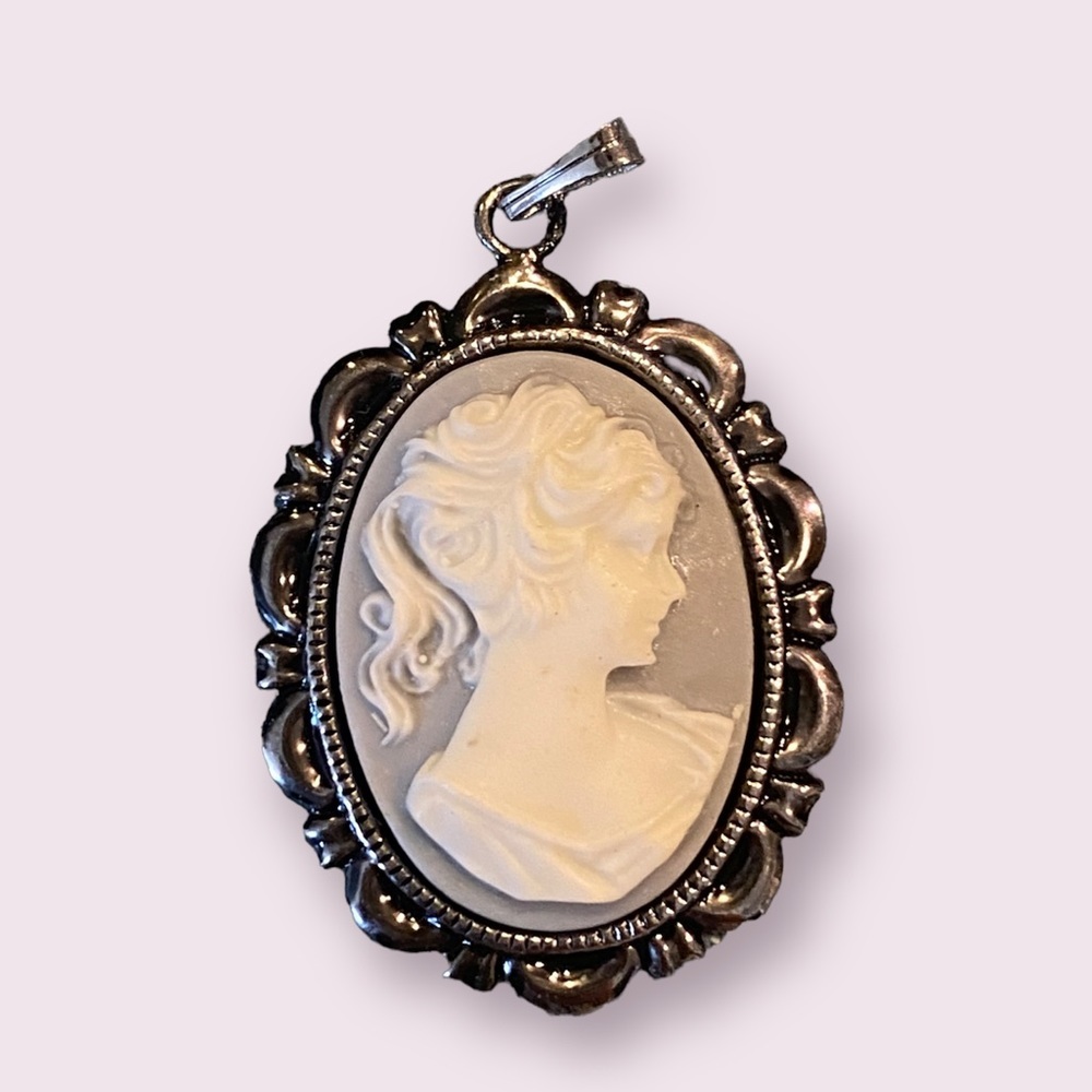 Blue cameo pendant
